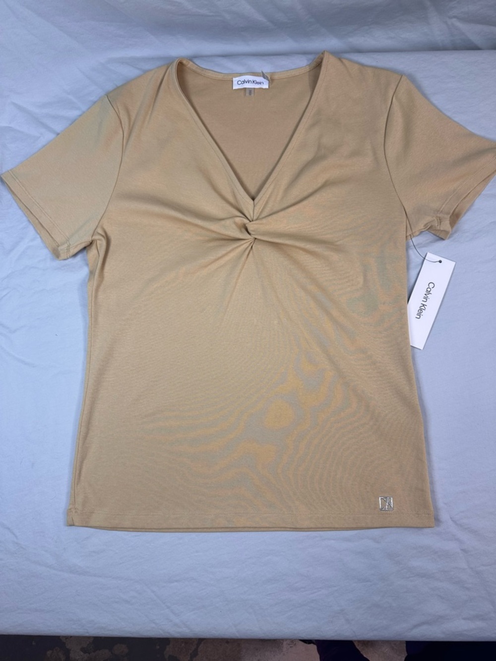 NWT Calvin Klein Women’s VNeck Tee Shirt Size Medium